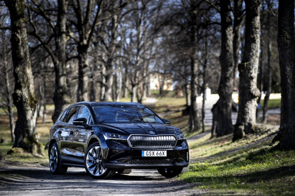 Sdílení aut HoppyGo vybízí k půjčování elektromobilů. Škoda jde příkladem a rozšiřuje nabídku o model Enyaq iV