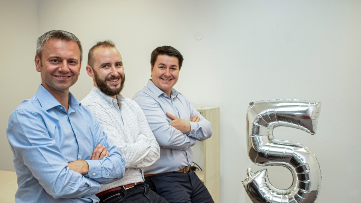 České Enehano specializující se na digitální transformaci firem expanduje na Slovensko