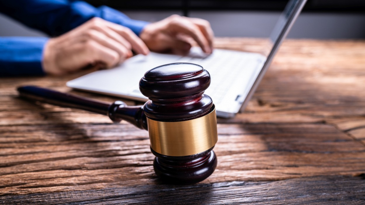 Fintechový startup LitFin stojí na žalobách za miliardy korun