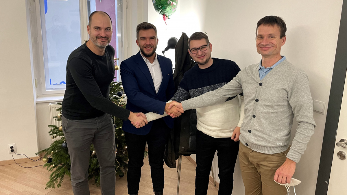 Akcelerátor Pilulka Lab vstupuje do slibného zdravotnického startupu Carebot