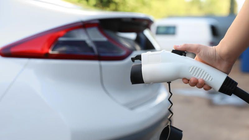 Woltair začal nabízet dobíjecí stanice elektromobilů. Jízda s nimi vyjde na 50 haléřů na kilometr