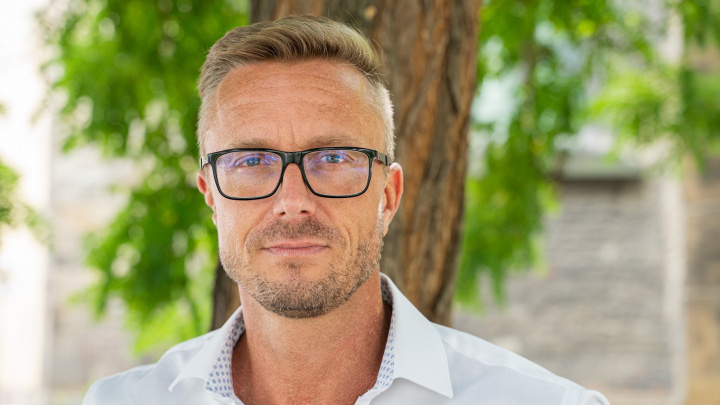 Nerez.to zatočilo s jednorázovými plastovými kelímky. Po nerezu sahají ekologicky smýšlející firmy