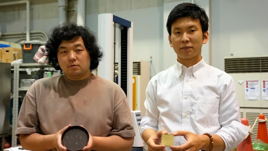 Pevný, ekologický a jedlý. Japonský startup Fabula vyrábí cement ze zbytků jídla