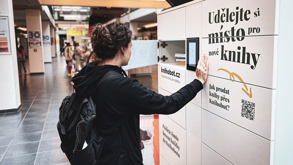 Knihobot chce ještě více zjednodušit prodej přečtených knih. Vybuduje síť Knihoboxů