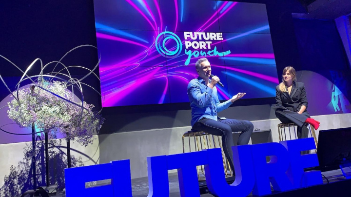 Bezosův šéfkonstruktér raket z Blue Origin i dívka s bionickými pažemi. Future Port Youth přiveze do Prahy špičkové inovátory a vizionáře z celého světa