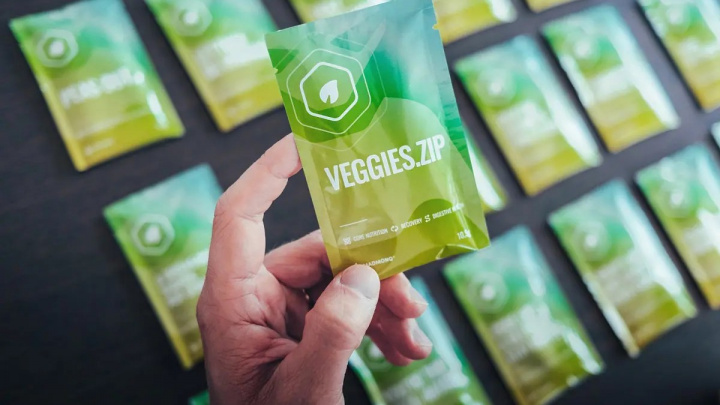 Porce zeleniny a ovoce v jednom sáčku. Český startup MADMONQ přichází s vlastními Greens